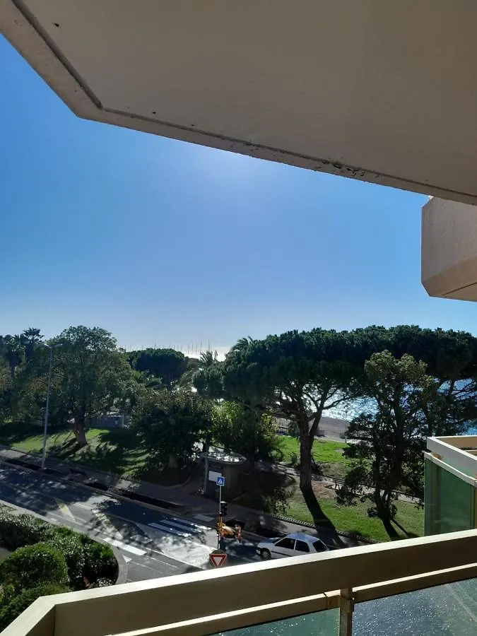 Port Plage Centre Ville Et Soleil Saint-Raphael  France